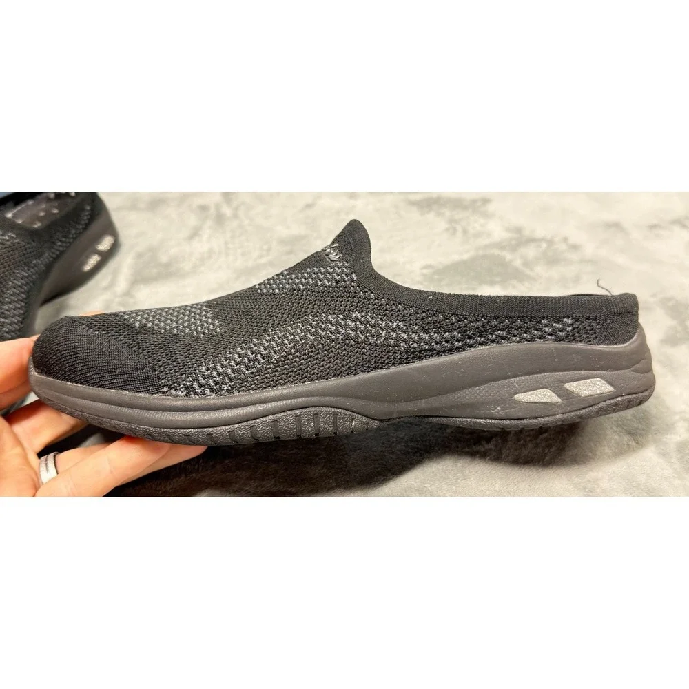 Skechers title go